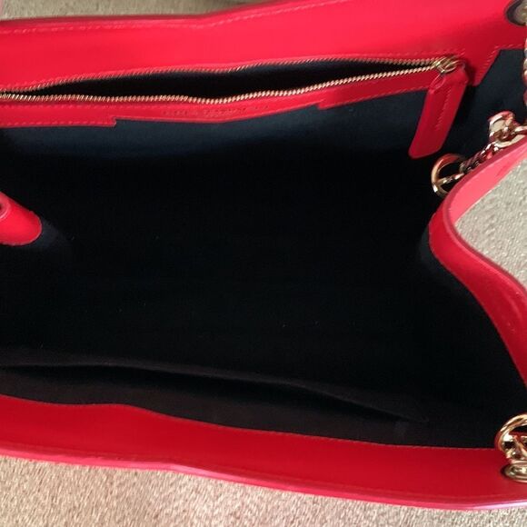 BRUNOMAGLI SMOOTH LEATHER CHAIN EXPANDABLE TOTE - RED - Picture 5 of 12